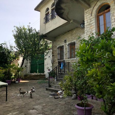 Stone Pazar Guest House Gjirokaster Luaran gambar