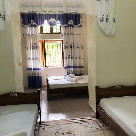 Stone Pazar Guest House Gjirokaster Luaran gambar