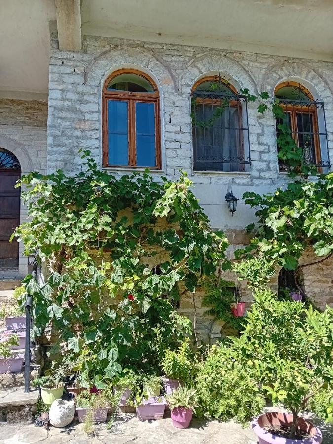 Stone Pazar Guest House Gjirokaster Luaran gambar